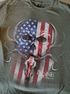 Bone Collector Mens T-Shirt Olive American Flag Skull Medium Red White Blue